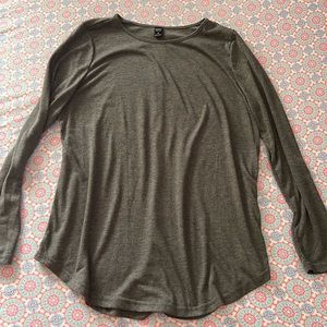 DONATING SOON!!  Emery Rose long sleeve